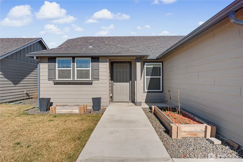 1118 W Sequoia Road Moses Lake WA 98837