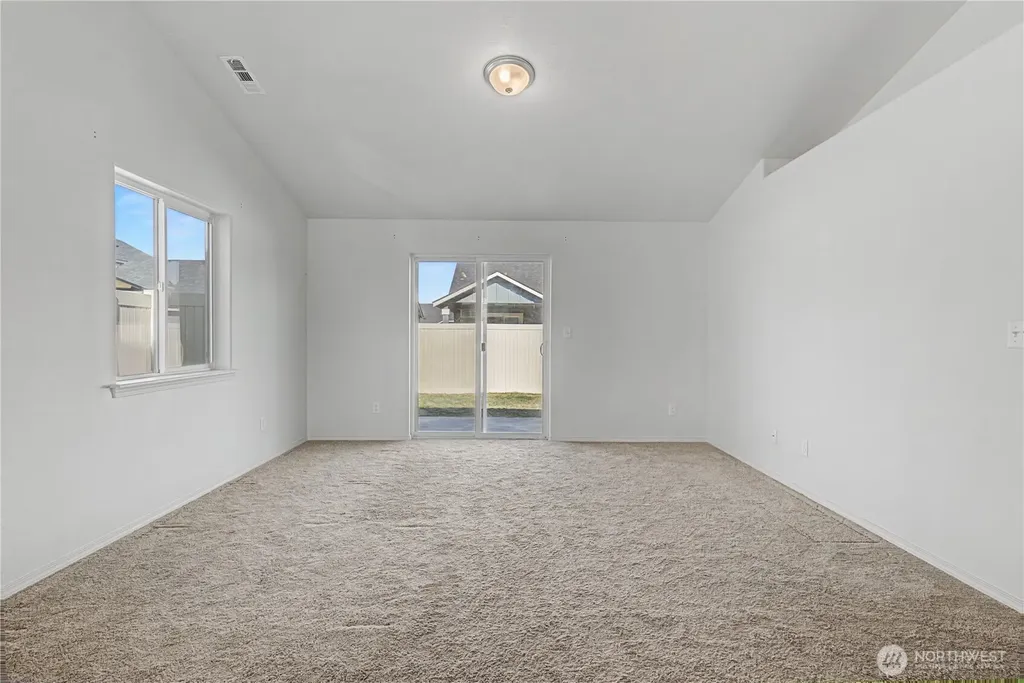1118 W Sequoia Road Moses Lake WA 98837