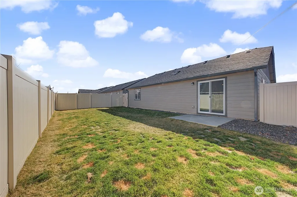 1118 W Sequoia Road Moses Lake WA 98837