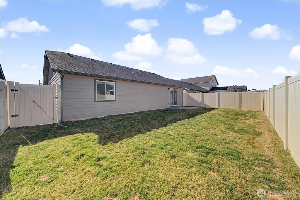 1118 W Sequoia Road Moses Lake WA 98837
