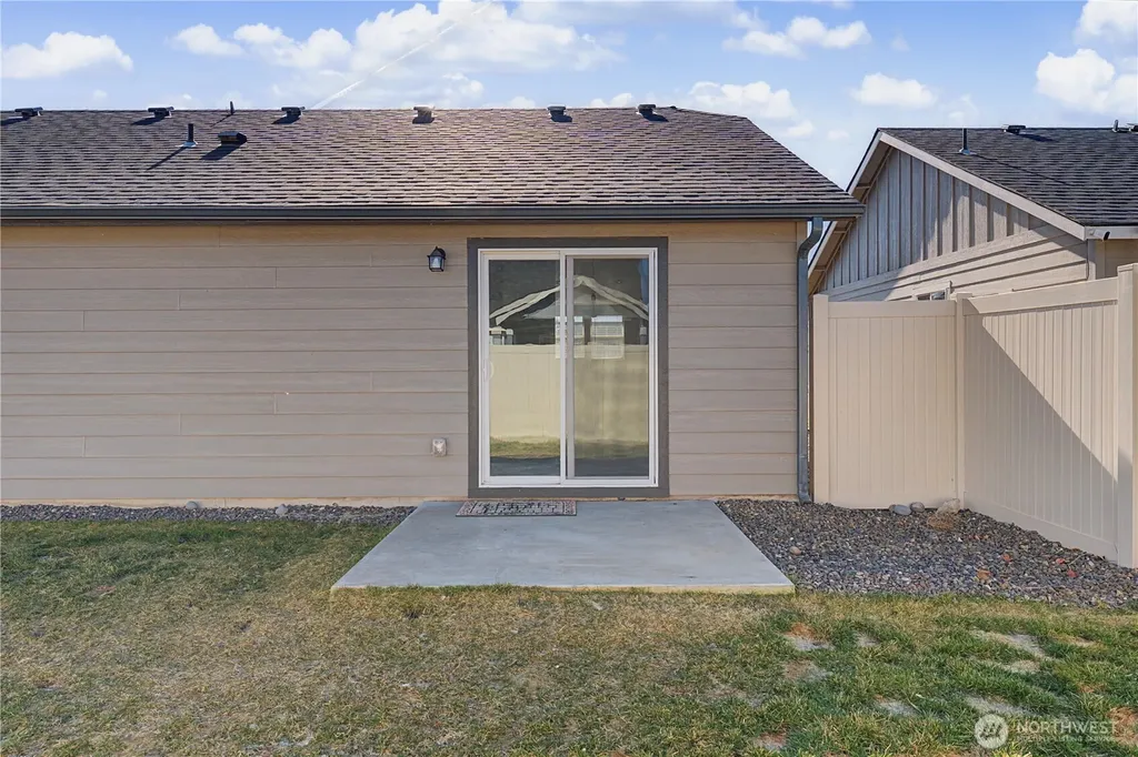 1118 W Sequoia Road Moses Lake WA 98837