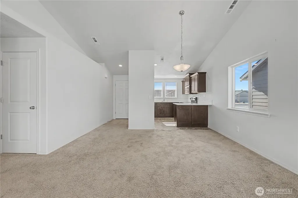 1118 W Sequoia Road Moses Lake WA 98837