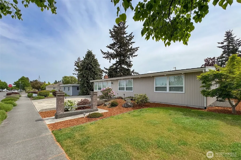 405 W Bell Street Sequim WA 98382