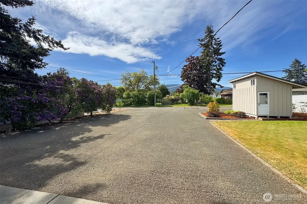 405 W Bell Street Sequim WA 98382