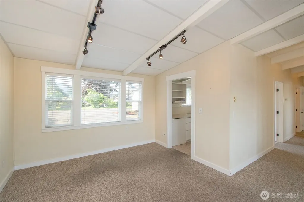 405 W Bell Street Sequim WA 98382