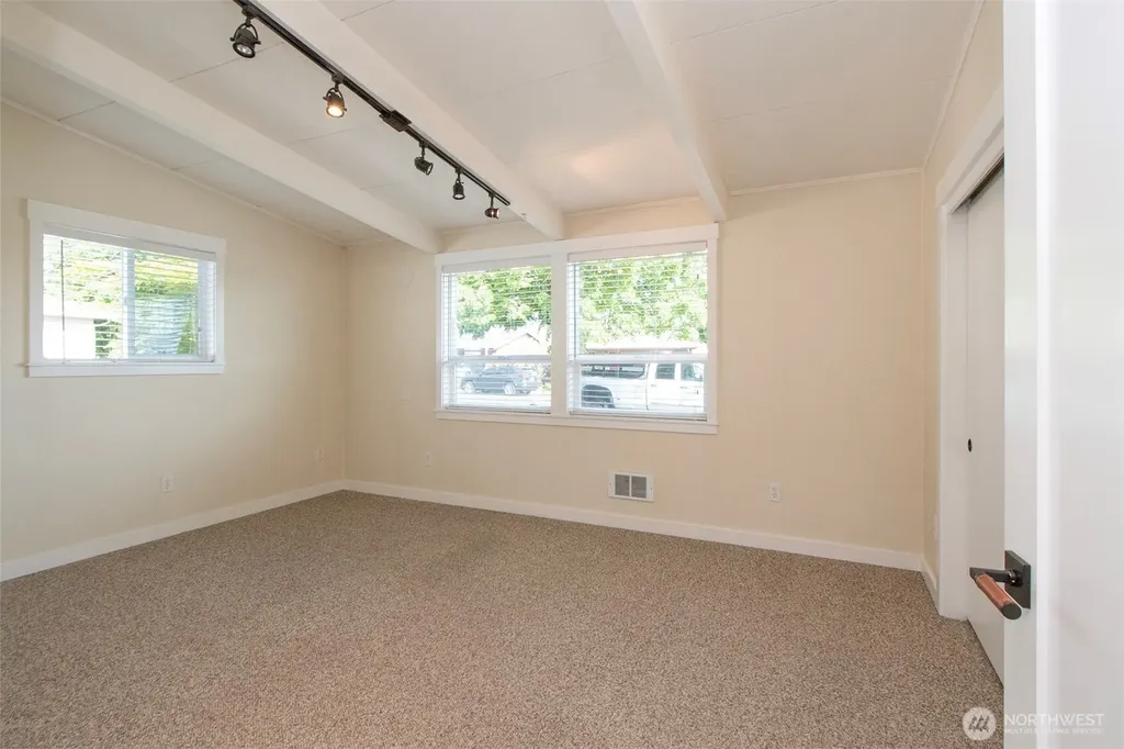 405 W Bell Street Sequim WA 98382