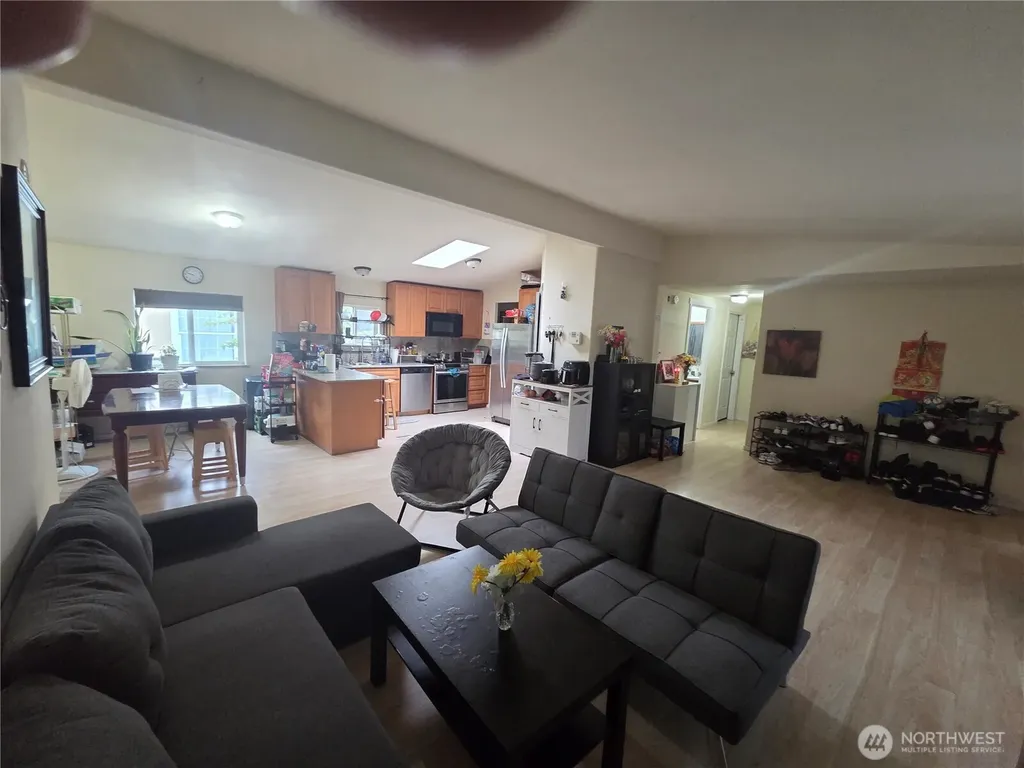 4248 A St. SE Auburn WA 98002