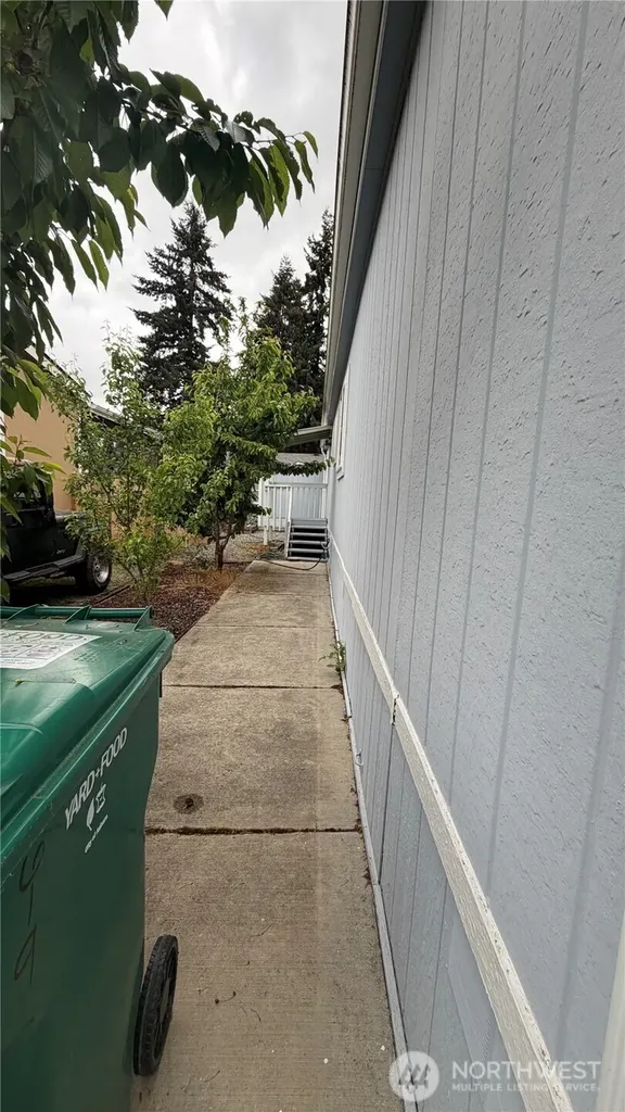 4248 A St. SE Auburn WA 98002