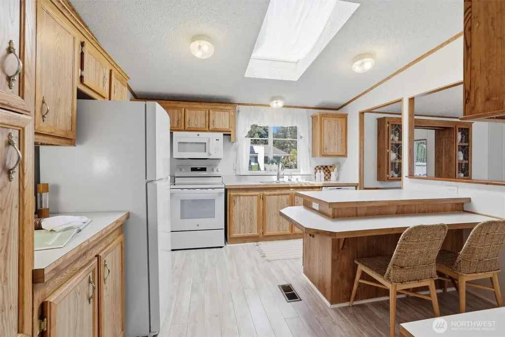 24324 9th Avenue W Bothell WA 98021