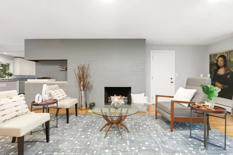 19563 38th Avenue NE Lake Forest Park WA 98155
