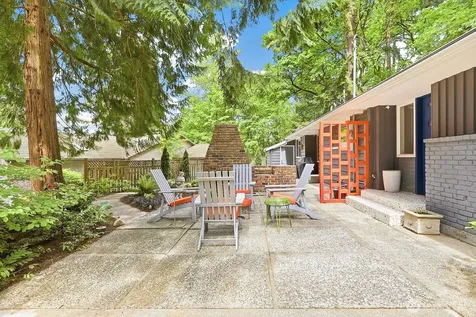 19563 38th Avenue NE Lake Forest Park WA 98155