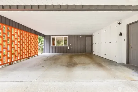 19563 38th Avenue NE Lake Forest Park WA 98155