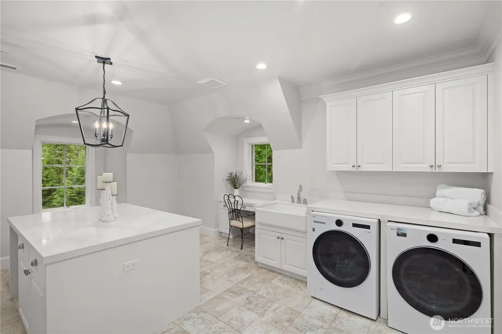 27126 SE Grand Ridge Drive Issaquah WA 98029