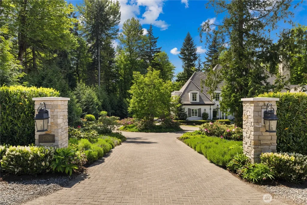 27126 SE Grand Ridge Drive Issaquah WA 98029