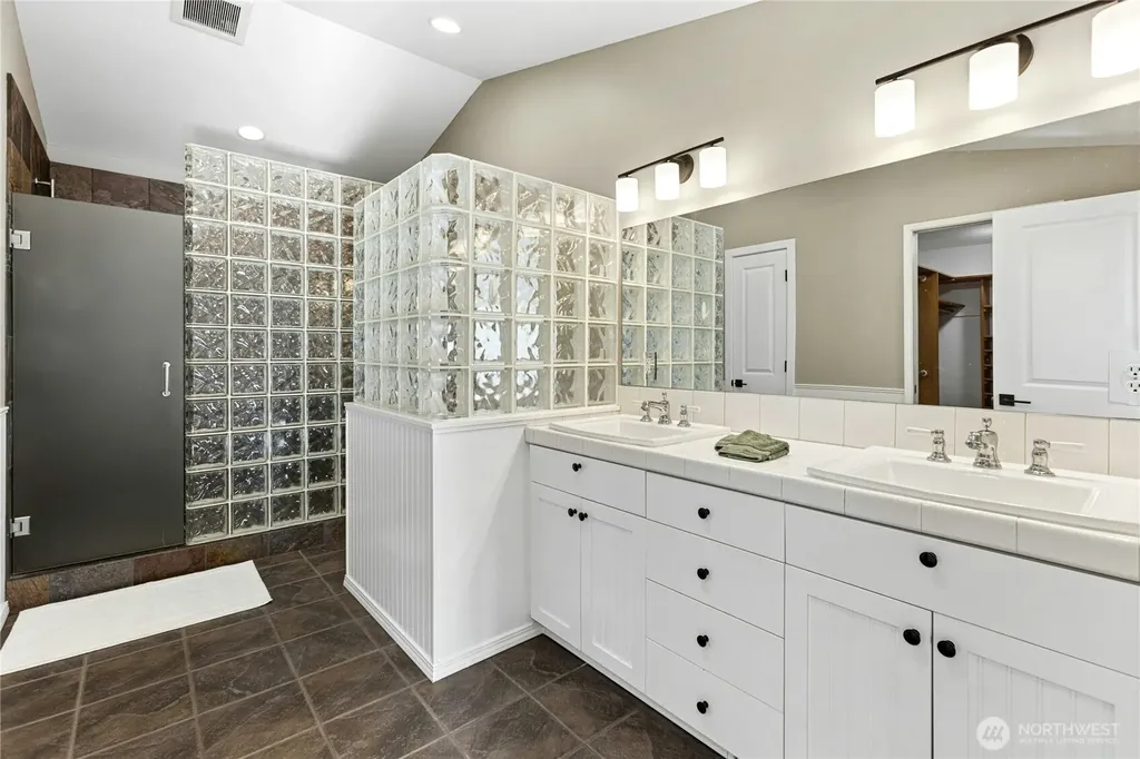 2011 145th Avenue SE Bellevue WA 98007