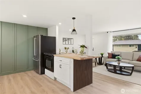 2301 Jade Avenue Everett WA 98201