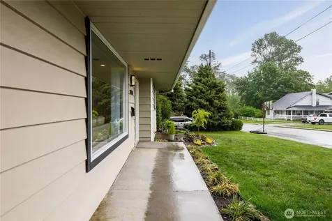 2301 Jade Avenue Everett WA 98201