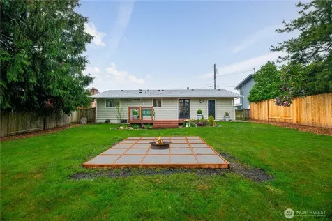 2301 Jade Avenue Everett WA 98201