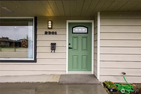 2301 Jade Avenue Everett WA 98201