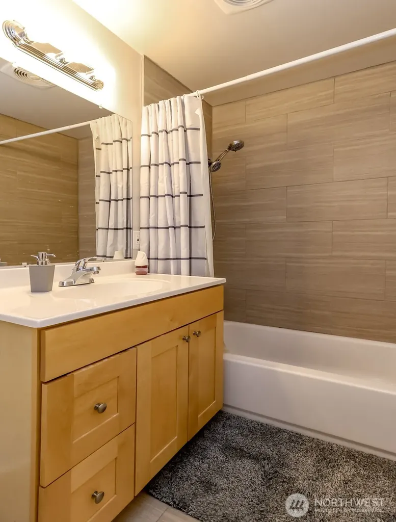 30411 12th Place SW Federal Way WA 98023