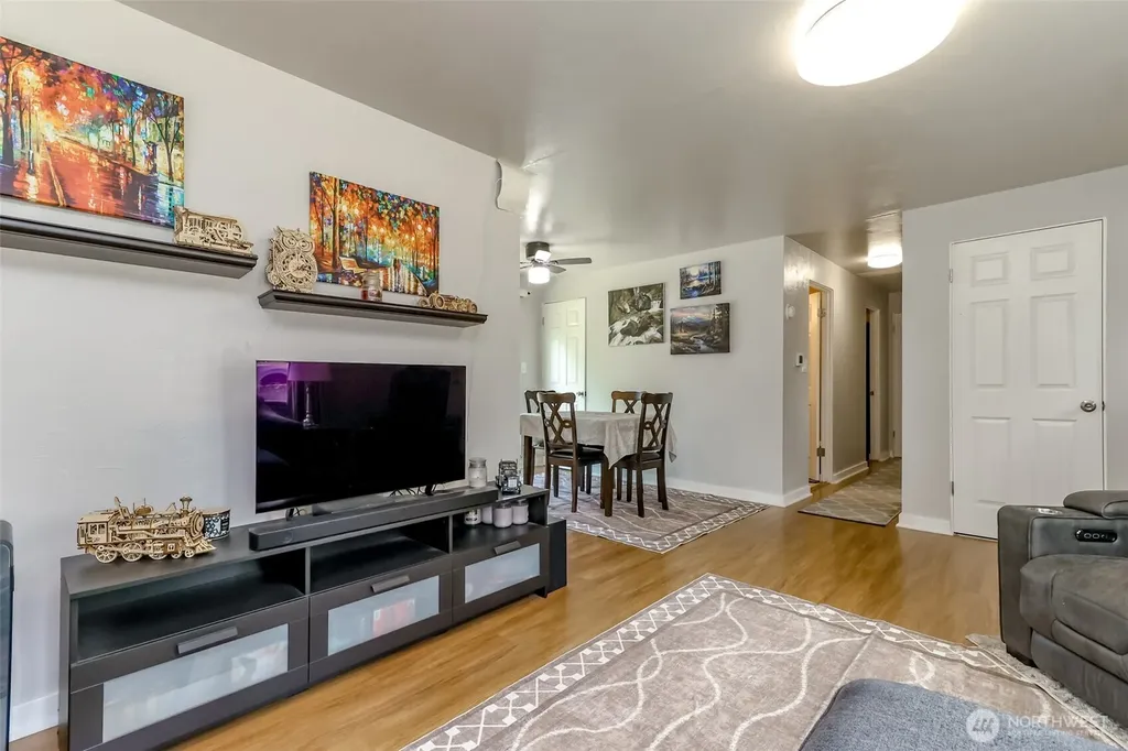 30411 12th Place SW Federal Way WA 98023