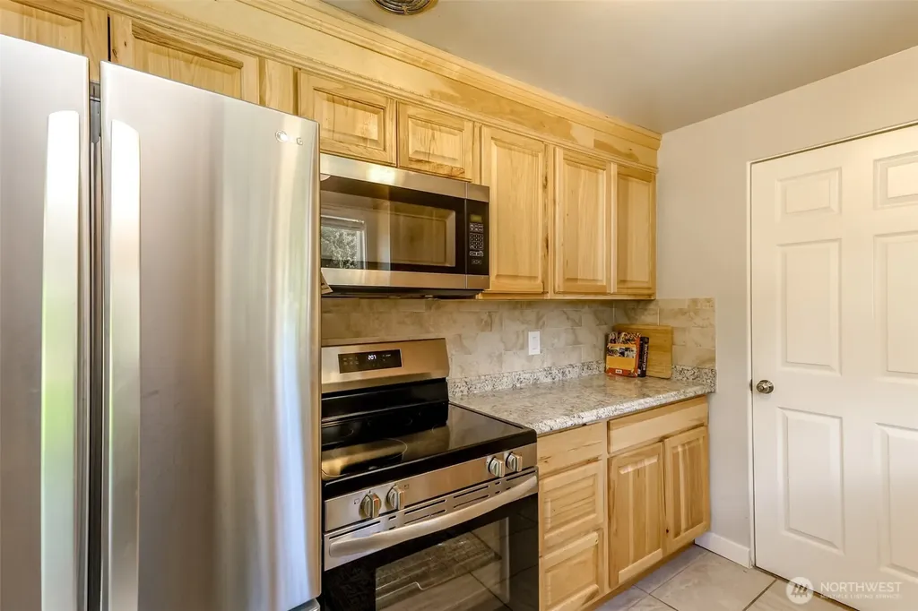 30411 12th Place SW Federal Way WA 98023