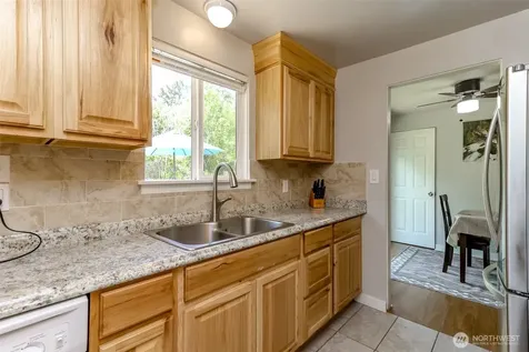30411 12th Place SW Federal Way WA 98023