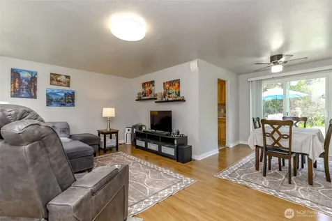 30411 12th Place SW Federal Way WA 98023