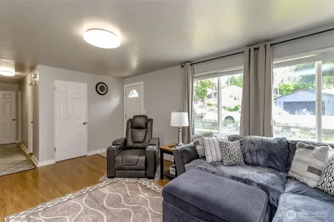 30411 12th Place SW Federal Way WA 98023