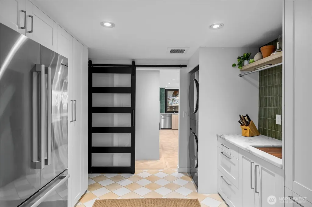 8097 W Mercer Way Mercer Island WA 98040