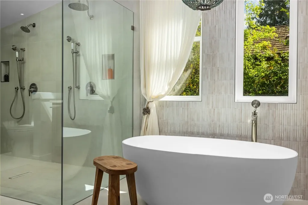 8097 W Mercer Way Mercer Island WA 98040