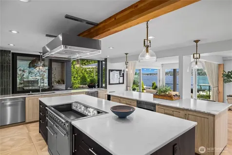 8097 W Mercer Way Mercer Island WA 98040