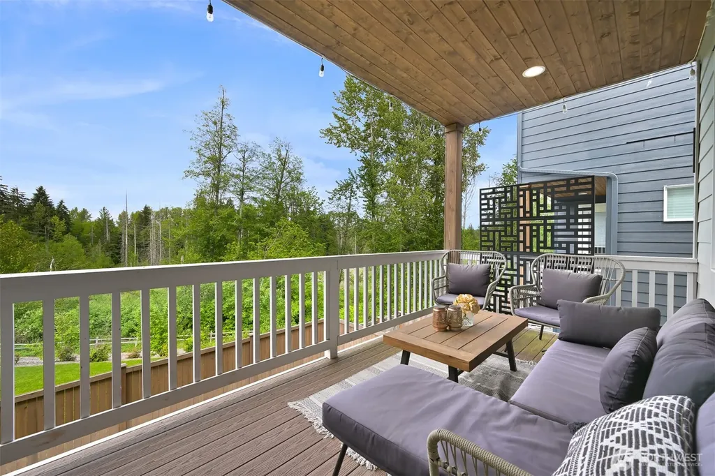 8769 69th Place NE Marysville WA 98270