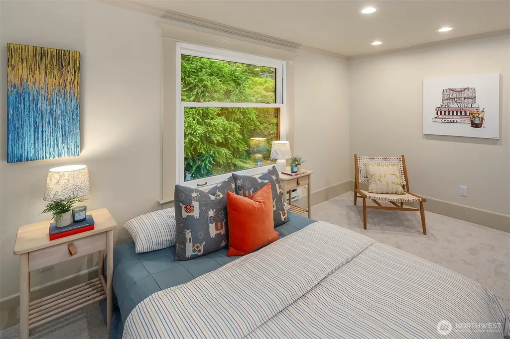 602 18th Avenue E Seattle WA 98112