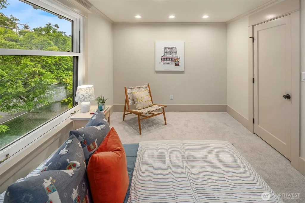 602 18th Avenue E Seattle WA 98112