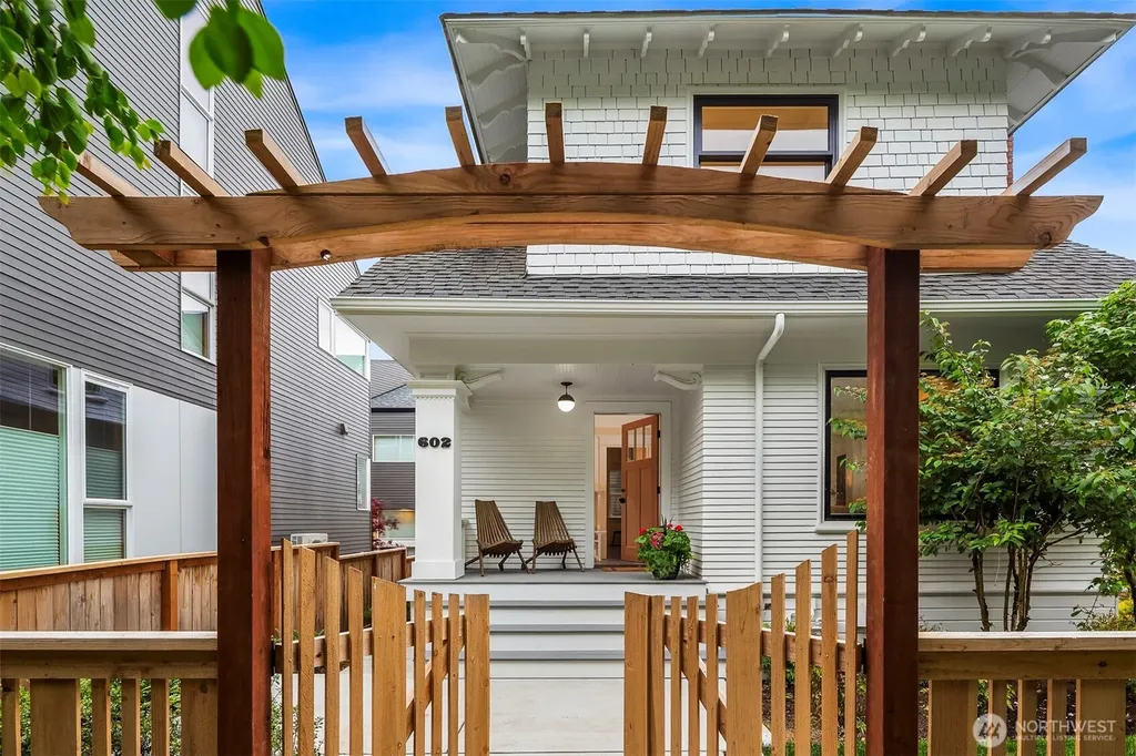 602 18th Avenue E Seattle WA 98112
