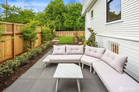 602 18th Avenue E Seattle WA 98112