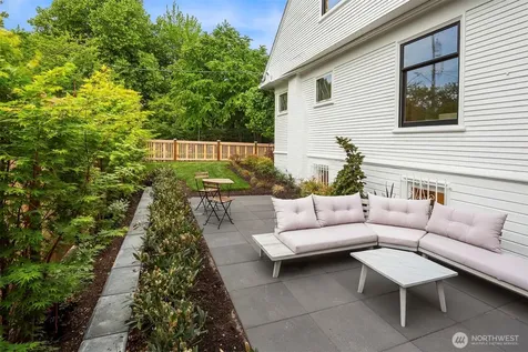 602 18th Avenue E Seattle WA 98112