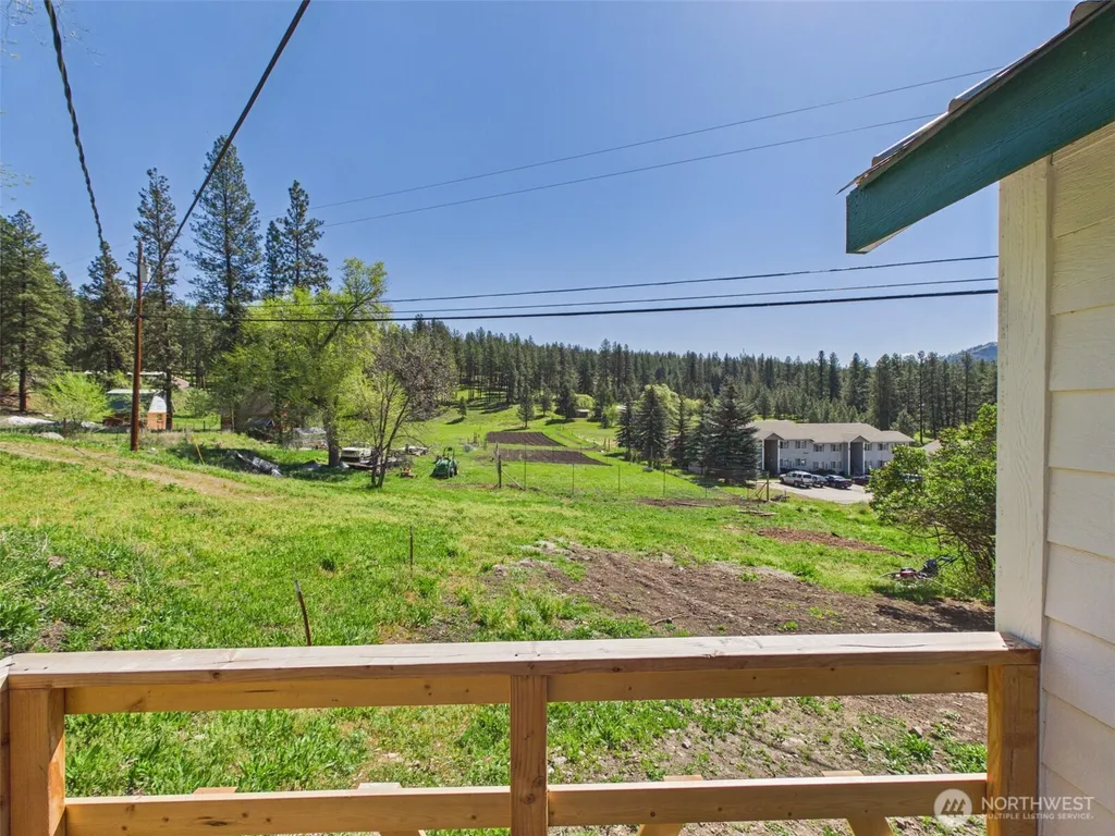 50 Klondike Road Republic WA 99166