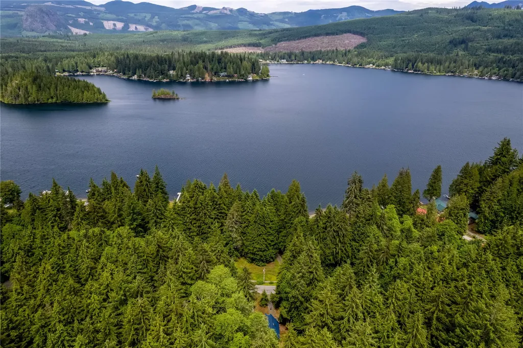 33474 South Shore Drive Mount Vernon WA 98274