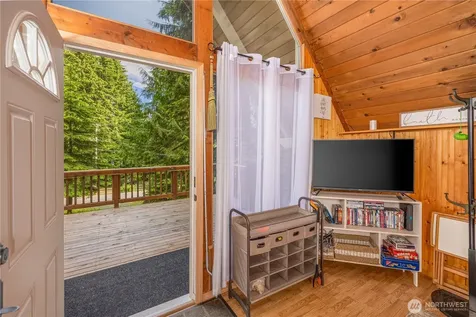 33474 South Shore Drive Mount Vernon WA 98274