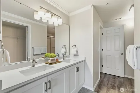 2044 Newport Way NW Issaquah WA 98027