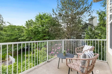 2044 Newport Way NW Issaquah WA 98027