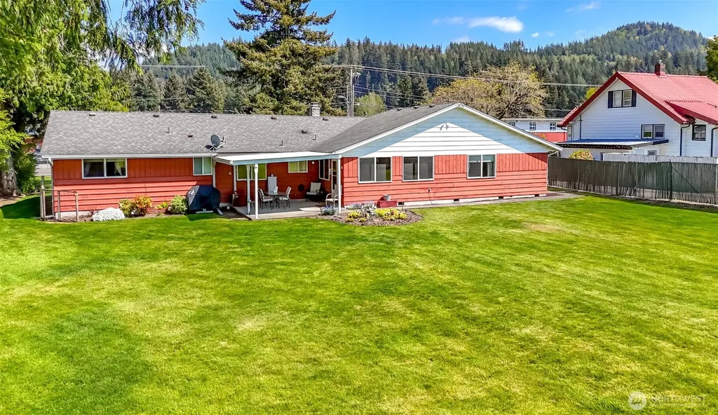 45223 284th Avenue SE Enumclaw WA 98022