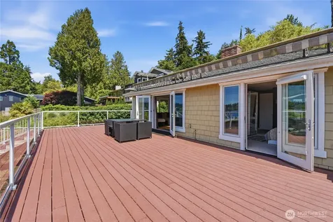 12704 Holmes Point Drive NE Kirkland WA 98034