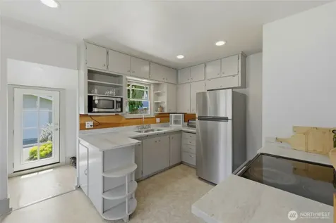2320 S 12th Street Tacoma WA 98405