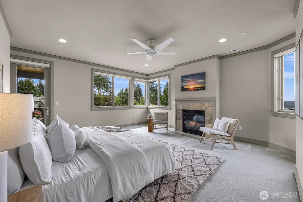 8451 SE 44th Street Mercer Island WA 98040