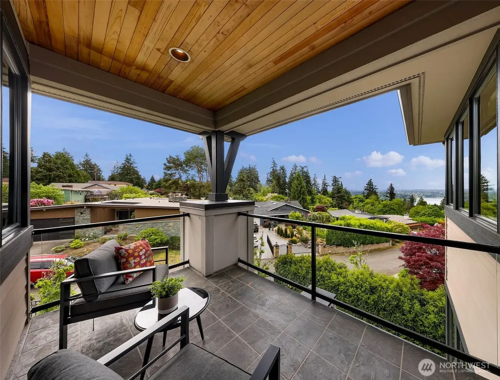 8451 SE 44th Street Mercer Island WA 98040