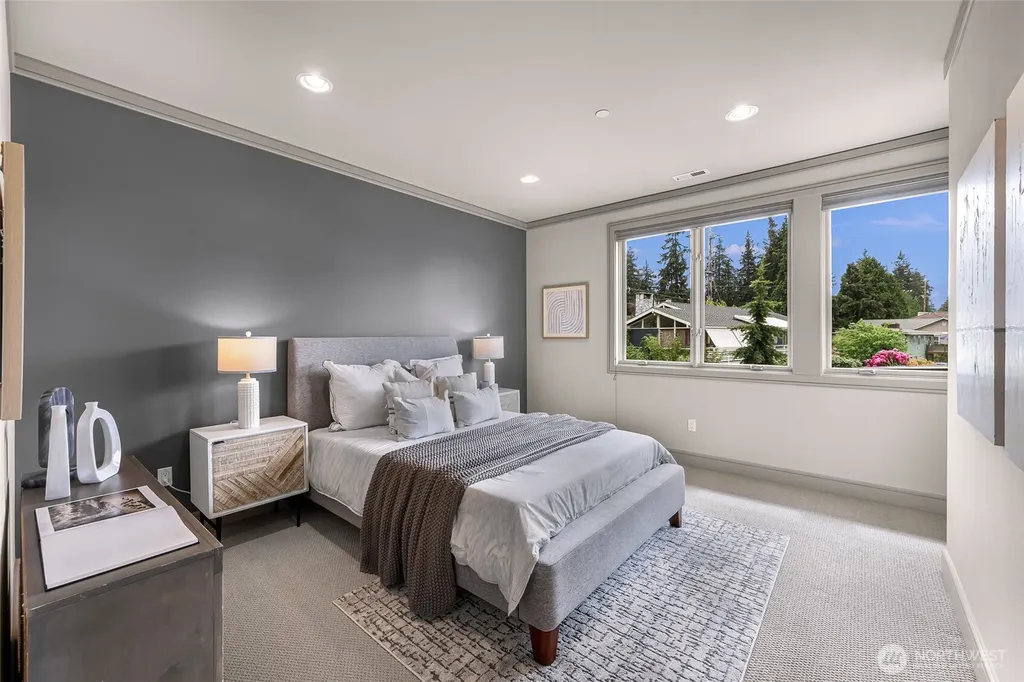 8451 SE 44th Street Mercer Island WA 98040