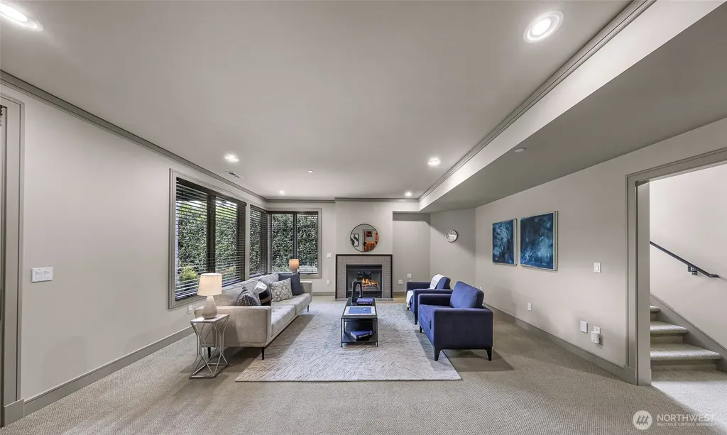 8451 SE 44th Street Mercer Island WA 98040